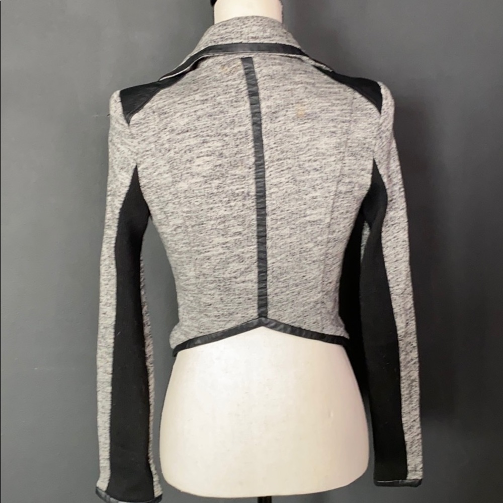 Short fitted jacket - Picture 5 of 7